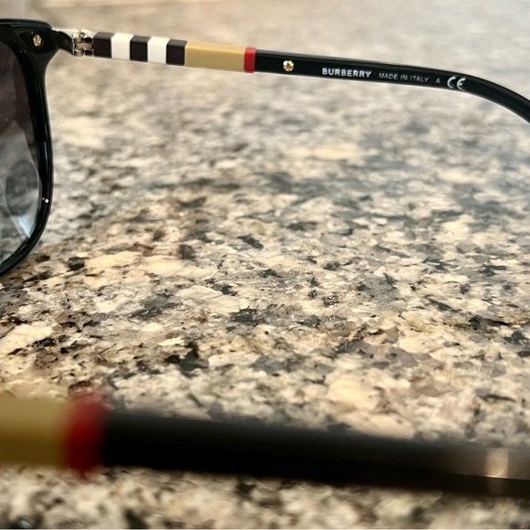 Like new BURBERRY BE4216F 30018G Black Gray Gradient - Picture 6 of 8